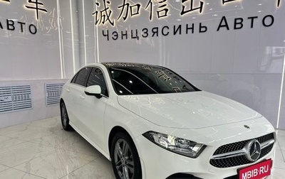 Mercedes-Benz A-Класс, 2022 год, 2 300 000 рублей, 1 фотография