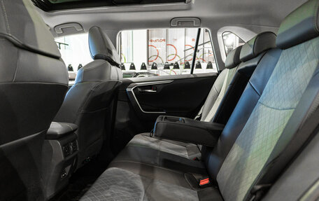 Toyota RAV4, 2025 год, 4 600 000 рублей, 32 фотография