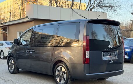 Hyundai Staria, 2022 год, 4 330 000 рублей, 2 фотография