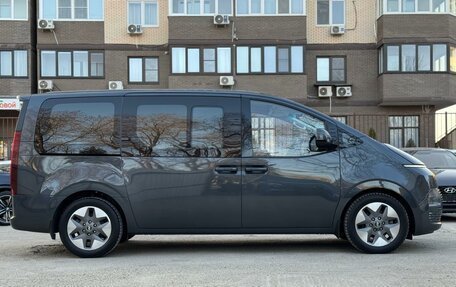 Hyundai Staria, 2022 год, 4 330 000 рублей, 5 фотография