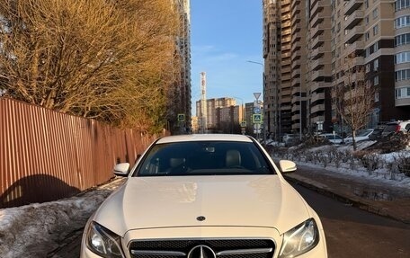 Mercedes-Benz E-Класс, 2018 год, 3 400 000 рублей, 1 фотография