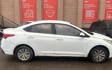 Hyundai Solaris II рестайлинг, 2017 год, 400 000 рублей, 4 фотография