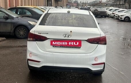 Hyundai Solaris II рестайлинг, 2017 год, 400 000 рублей, 2 фотография