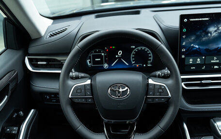 Toyota Highlander, 2025 год, 5 890 000 рублей, 9 фотография