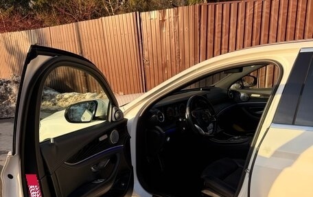 Mercedes-Benz E-Класс, 2018 год, 3 400 000 рублей, 10 фотография