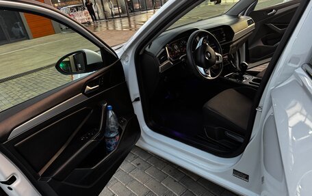 Volkswagen Jetta VII, 2018 год, 1 599 999 рублей, 18 фотография