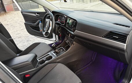 Volkswagen Jetta VII, 2018 год, 1 599 999 рублей, 12 фотография