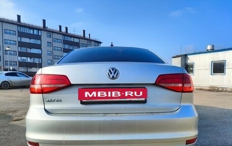 Volkswagen Jetta VI, 2015 год, 900 000 рублей, 2 фотография