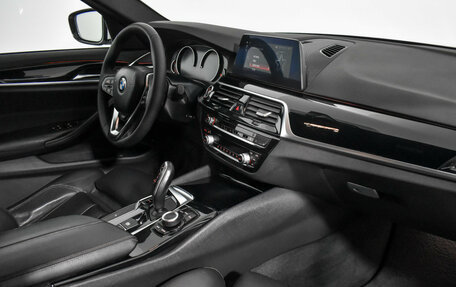 BMW 5 серия, 2019 год, 2 799 000 рублей, 14 фотография