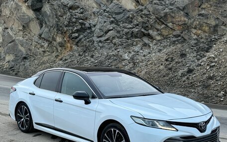 Toyota Camry, 2019 год, 1 800 000 рублей, 2 фотография