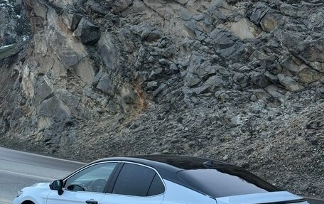 Toyota Camry, 2019 год, 1 800 000 рублей, 6 фотография