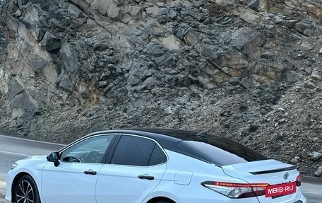 Toyota Camry, 2019 год, 1 800 000 рублей, 8 фотография