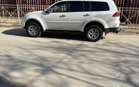 Mitsubishi Pajero Sport II рестайлинг, 2015 год, 2 490 000 рублей, 3 фотография