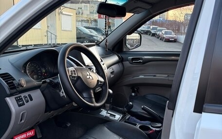 Mitsubishi Pajero Sport II рестайлинг, 2015 год, 2 490 000 рублей, 4 фотография