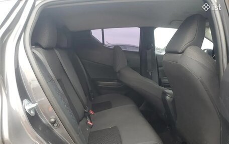 Toyota C-HR I рестайлинг, 2021 год, 2 350 000 рублей, 10 фотография