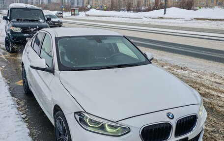 BMW 1 серия, 2021 год, 2 010 000 рублей, 19 фотография