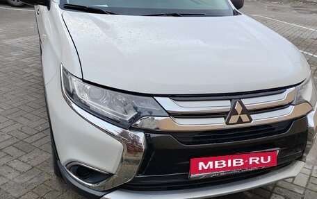 Mitsubishi Outlander III рестайлинг 3, 2018 год, 1 910 000 рублей, 1 фотография