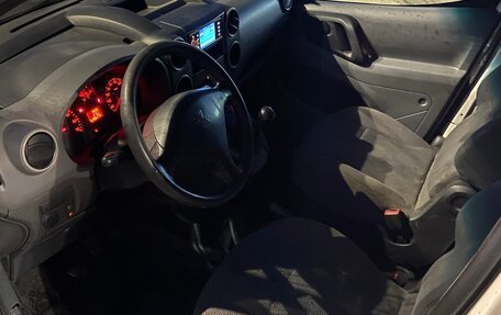 Peugeot Partner II рестайлинг 2, 2010 год, 440 000 рублей, 8 фотография