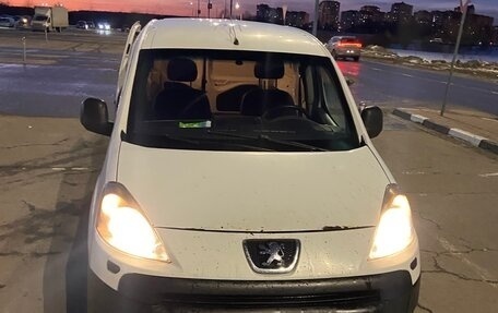 Peugeot Partner II рестайлинг 2, 2010 год, 440 000 рублей, 2 фотография