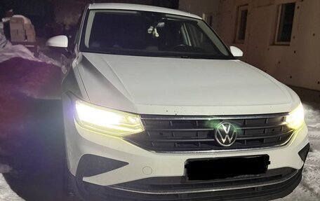 Volkswagen Tiguan II, 2021 год, 2 860 000 рублей, 11 фотография