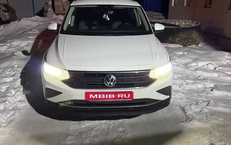 Volkswagen Tiguan II, 2021 год, 2 860 000 рублей, 12 фотография