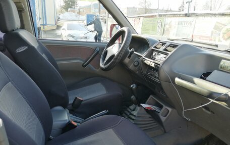 Nissan Terrano II рестайлинг, 1995 год, 410 000 рублей, 25 фотография