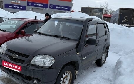 Chevrolet Niva I рестайлинг, 2012 год, 310 000 рублей, 2 фотография