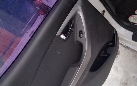 Hyundai Elantra V, 2013 год, 1 100 000 рублей, 23 фотография