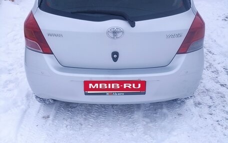 Toyota Yaris III рестайлинг, 2008 год, 630 000 рублей, 8 фотография