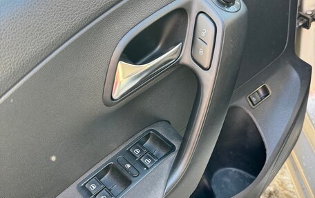 Volkswagen Polo VI (EU Market), 2011 год, 700 000 рублей, 10 фотография