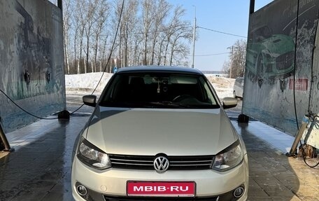 Volkswagen Polo VI (EU Market), 2011 год, 700 000 рублей, 1 фотография