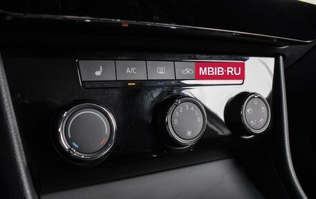 Skoda Superb III рестайлинг, 2018 год, 2 089 000 рублей, 12 фотография