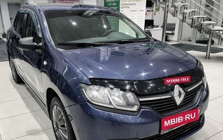 Renault Logan II, 2017 год, 735 000 рублей, 3 фотография