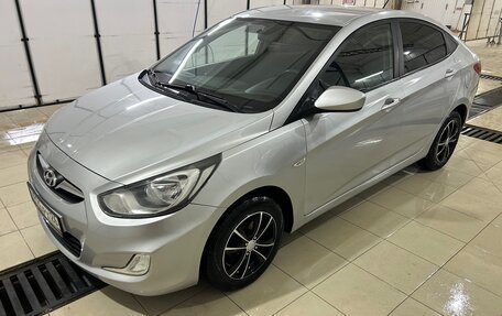 Hyundai Solaris II рестайлинг, 2012 год, 750 000 рублей, 1 фотография