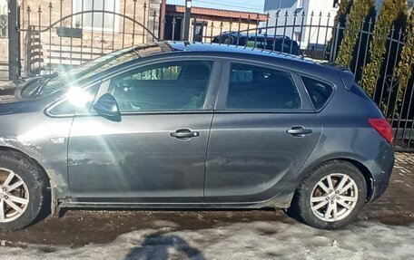 Opel Astra J, 2010 год, 515 000 рублей, 3 фотография