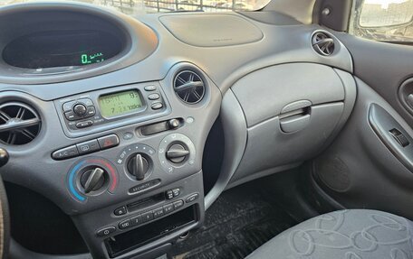 Toyota Yaris I рестайлинг, 2000 год, 295 000 рублей, 9 фотография