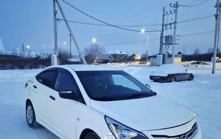 Hyundai Solaris II рестайлинг, 2011 год, 535 000 рублей, 3 фотография