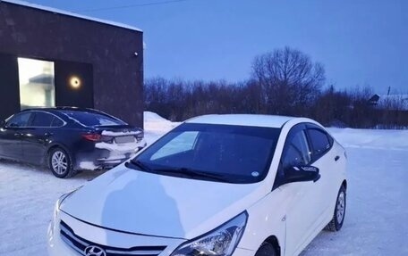 Hyundai Solaris II рестайлинг, 2011 год, 535 000 рублей, 2 фотография