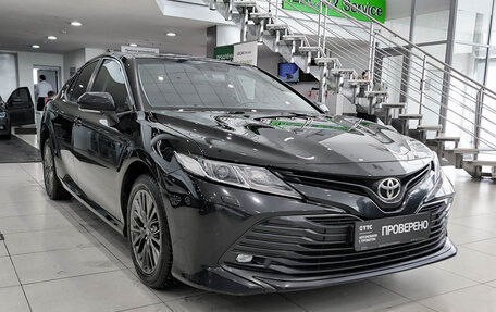 Toyota Camry, 2020 год, 2 750 000 рублей, 3 фотография