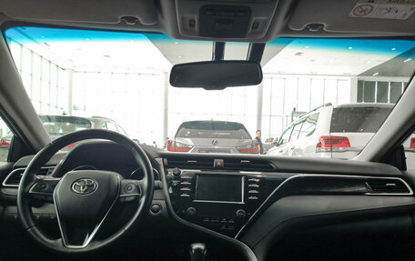 Toyota Camry, 2020 год, 2 750 000 рублей, 17 фотография