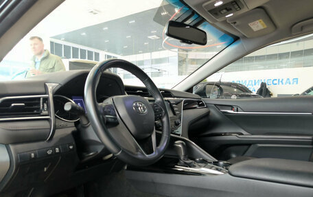 Toyota Camry, 2020 год, 2 750 000 рублей, 20 фотография