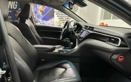 Toyota Camry, 2018 год, 2 450 000 рублей, 8 фотография