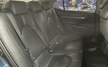 Toyota Camry, 2018 год, 2 450 000 рублей, 10 фотография