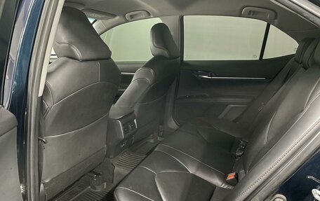 Toyota Camry, 2018 год, 2 450 000 рублей, 9 фотография