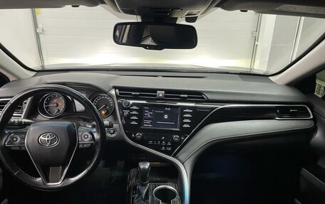 Toyota Camry, 2018 год, 2 450 000 рублей, 11 фотография