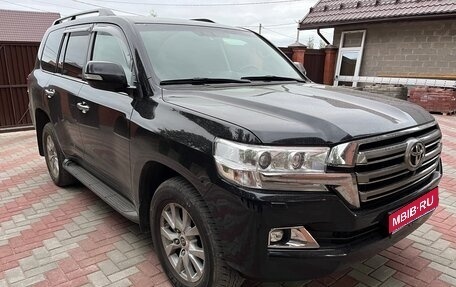 Toyota Land Cruiser 200, 2020 год, 6 300 000 рублей, 1 фотография