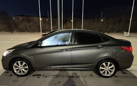Hyundai Solaris II рестайлинг, 2011 год, 700 000 рублей, 6 фотография