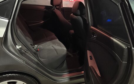 Hyundai Solaris II рестайлинг, 2011 год, 700 000 рублей, 5 фотография