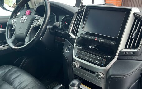 Toyota Land Cruiser 200, 2020 год, 6 300 000 рублей, 8 фотография