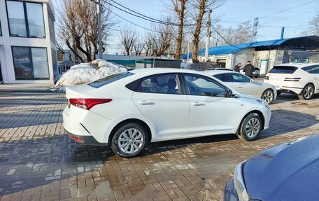 Hyundai Solaris II рестайлинг, 2021 год, 1 200 000 рублей, 4 фотография